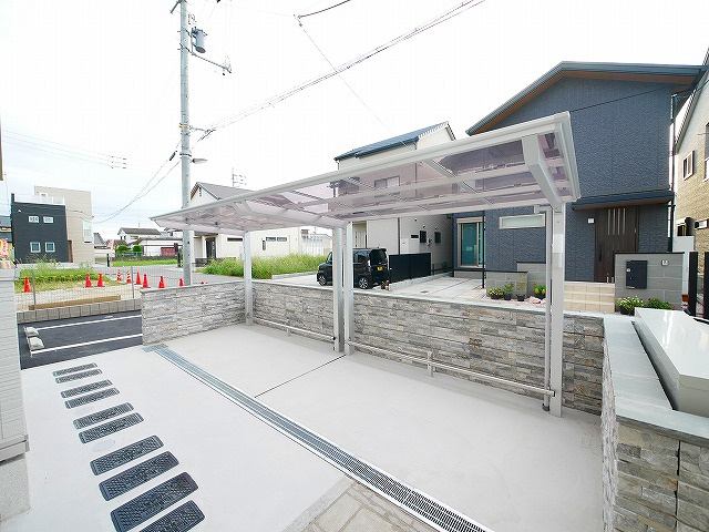 D-ROOMホクレアのその他共用部分|屋根付きの駐輪場です