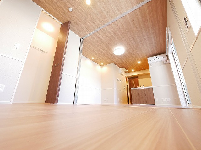 D-ROOMホクレアの居間・リビング|こちらのリビングで趣味の時間をお楽しみください