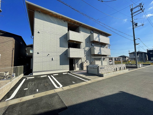 D-ROOMホクレアの駐車場|駐車スペースもあります