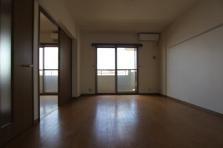 【洋室】 | 8.3帖