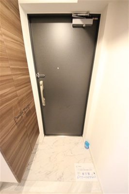 【玄関】 | ルーエ本町