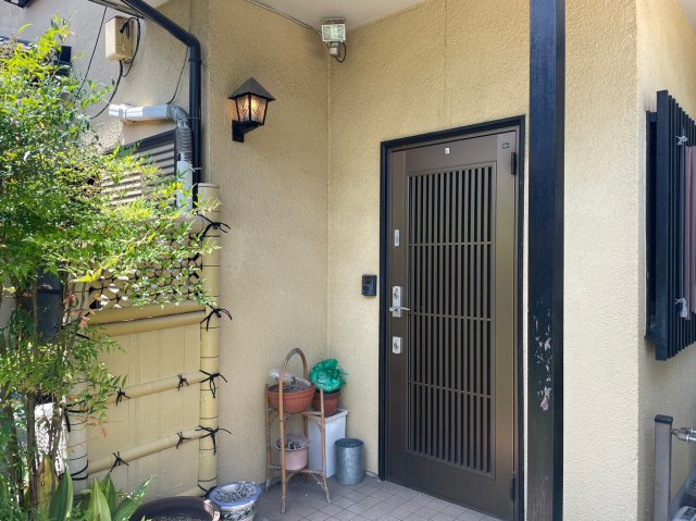 知多市にしの台1丁目の玄関