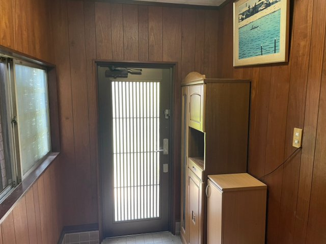 知多市にしの台1丁目の玄関