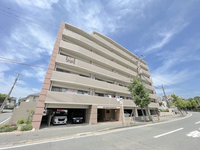 ライオンズマンション春日若葉台の外観