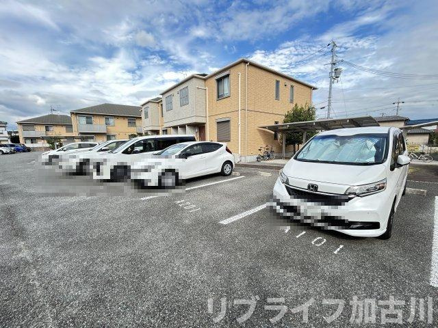 MASTCOURT加古川南Aの駐車場