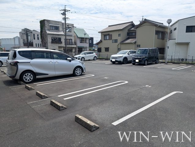 ルネスグランドール Ⅰの駐車場