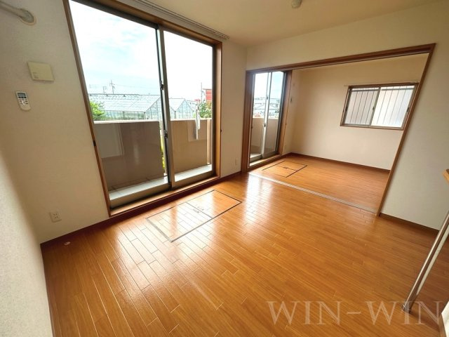 ルネスグランドール Ⅰの居間・リビング