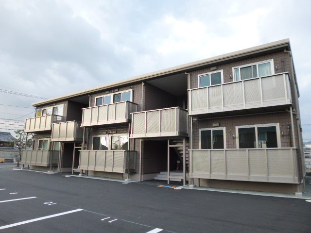 総社市中央６丁目のアパートの外観