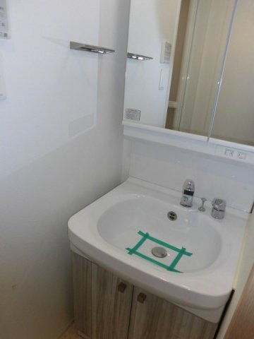 大阪市中央区瓦屋町１丁目の賃貸マンションの洗面所