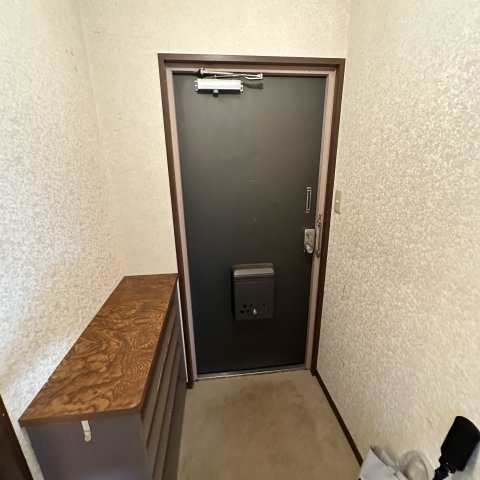 高橋マンションの玄関