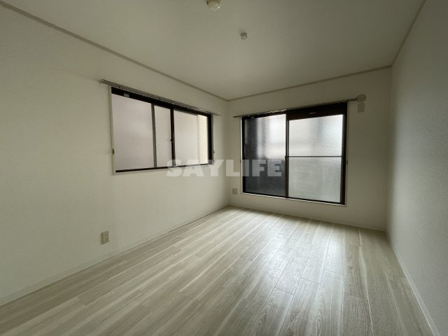 アトレーユ深江の洋室