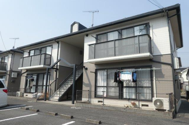 総社市福井のアパートの外観