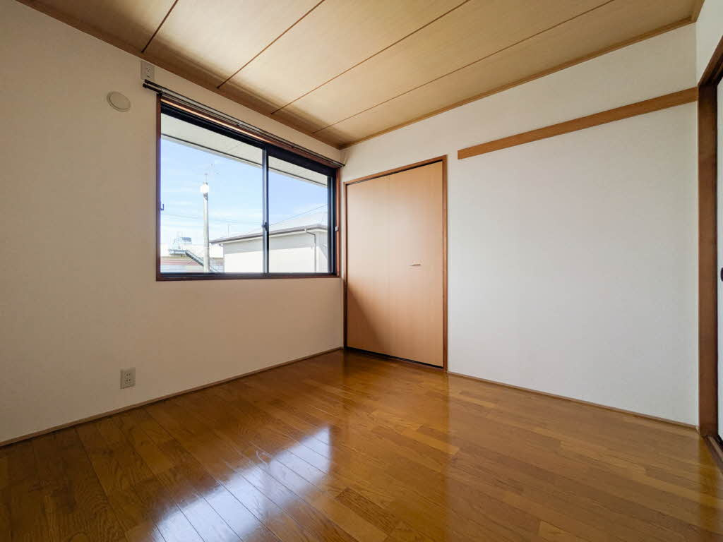 熊本市南区平田２丁目のアパートの洋室