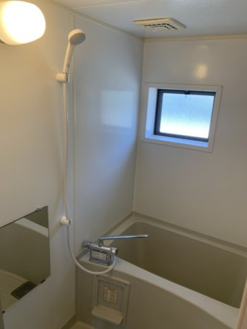熊本市南区御幸笛田６丁目のアパートの浴室