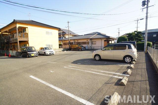 エスポワールの駐車場