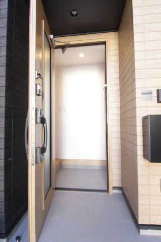 Kolet綱島の玄関