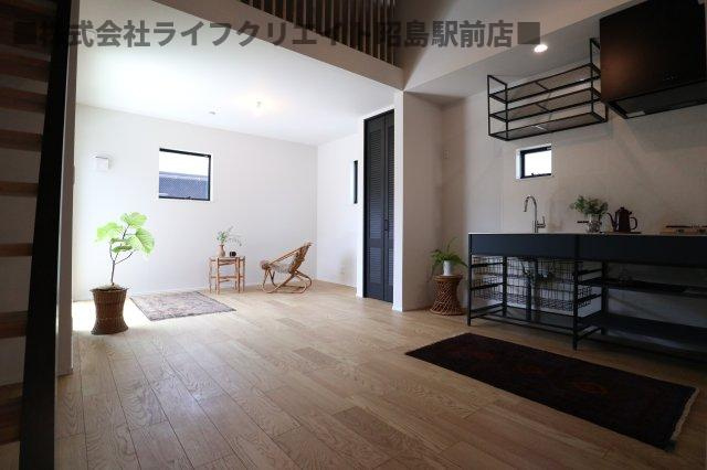 昭島市美堀町５丁目の一戸建ての居間・リビング