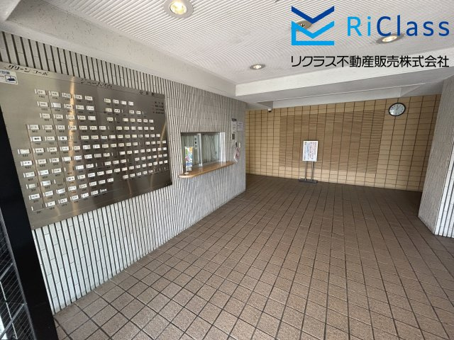 グリーンコーポジェームス山一番館のエントランス|落ち着いたエントランスです