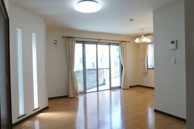 平田１丁目の居間・リビング