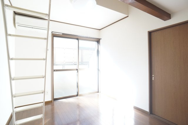 プラムガーデンの居間・リビング