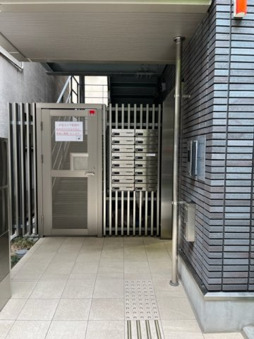 不二ビルディング新橋のエントランス