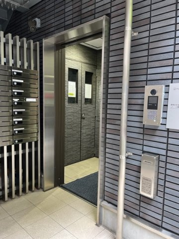 不二ビルディング新橋のエントランス