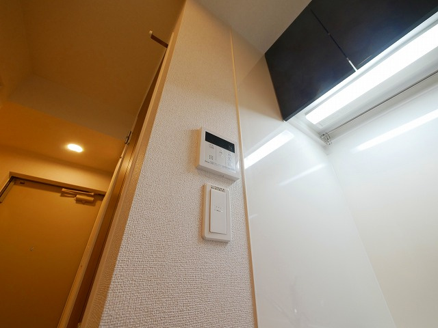 ウエストメゾン北袋Ⅰの設備|給湯器のリモコンです