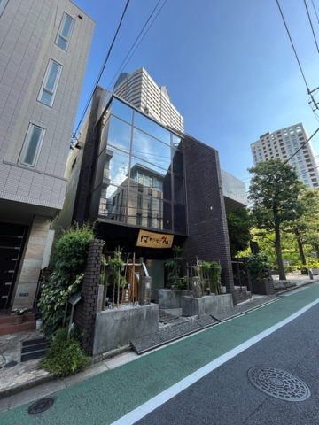 しもじまビルの外観