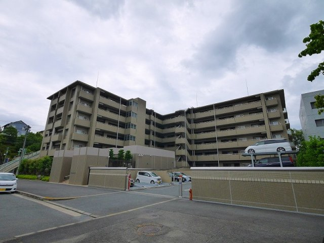 ローレルコート萩の台エル・フラッツの外観