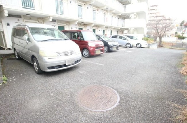 クレドボヌールの駐車場