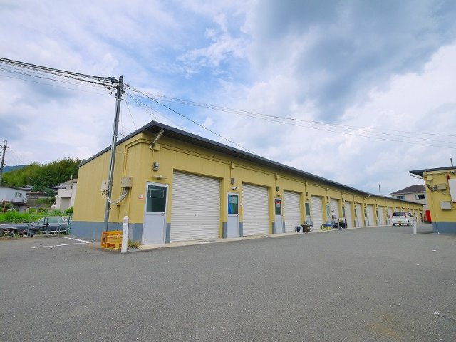 小平尾町倉庫の外観
