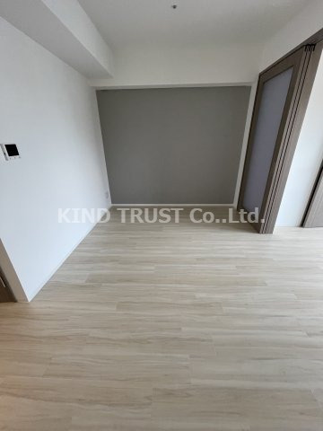 エル・セレーノ天満橋の居間・リビング|こちらの居間で趣味の時間をお楽しみください