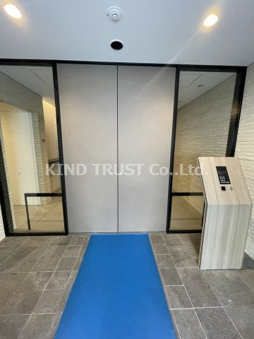 エル・セレーノ天満橋のエントランス|建物の内部です