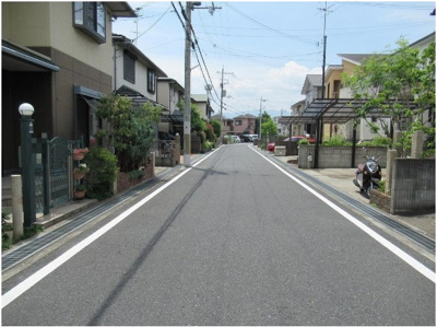 【前面道路含む現地写真】 | 内田町2丁目　戸建て | 前面道路含む現地写真です