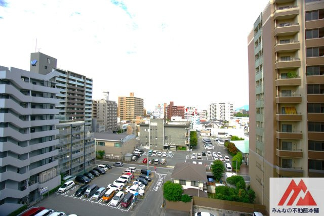 ロフティ諏訪野の展望|岩田屋が見えますよ。