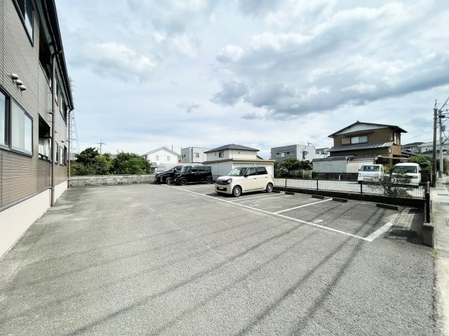 ベルリーフIの駐車場