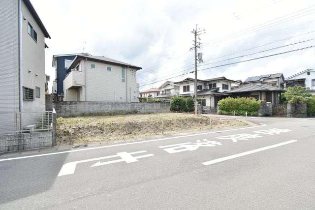 【売土地】 長岡京市城の里（長岡京駅）建築条件付きの前面道路含む現地写真