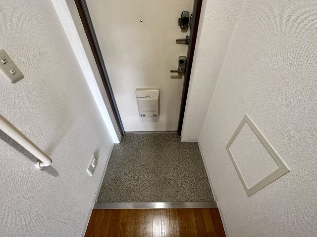 【玄関】 | ウエストインヒルズ