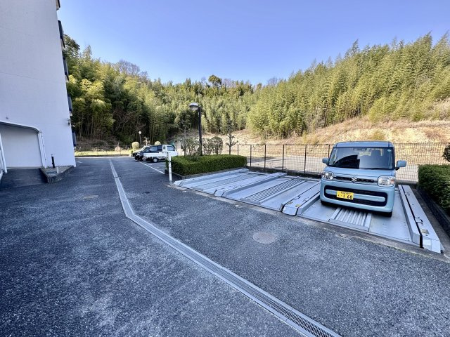 【駐車場】 | ウエストインヒルズ
