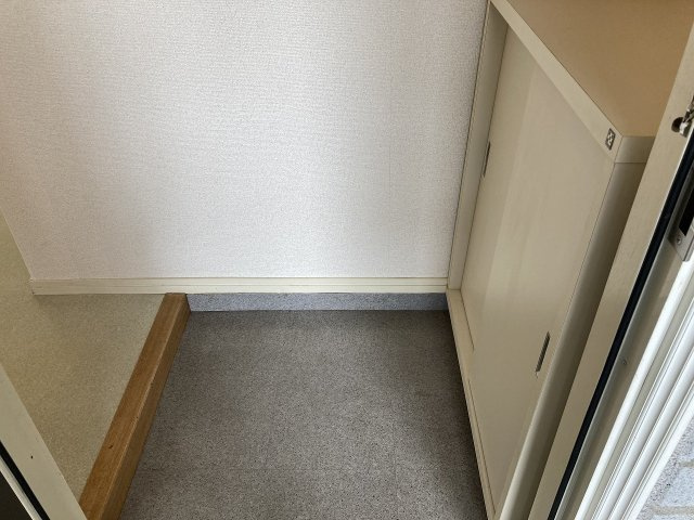 メゾン・ジュネスの玄関