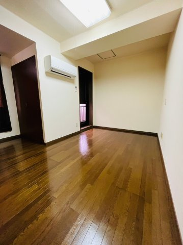 仲介手数料0円！！丸の内小竹ビルの居間・リビング