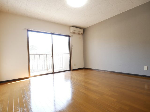 ハイツひいらぎの洋室