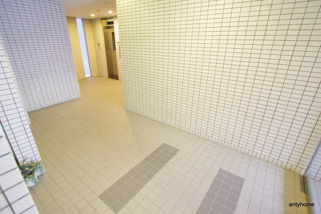 ウィスタリア新北野　仲介手数料無料のロビー