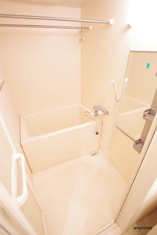 ウィスタリア新北野　仲介手数料無料の浴室