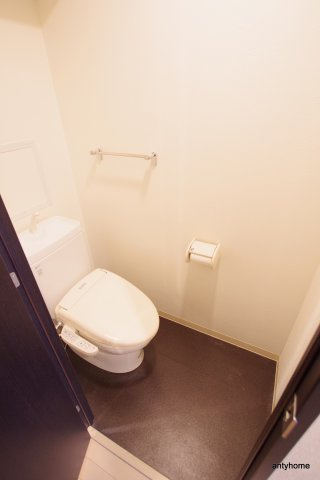 ウィスタリア新北野　仲介手数料無料のトイレ