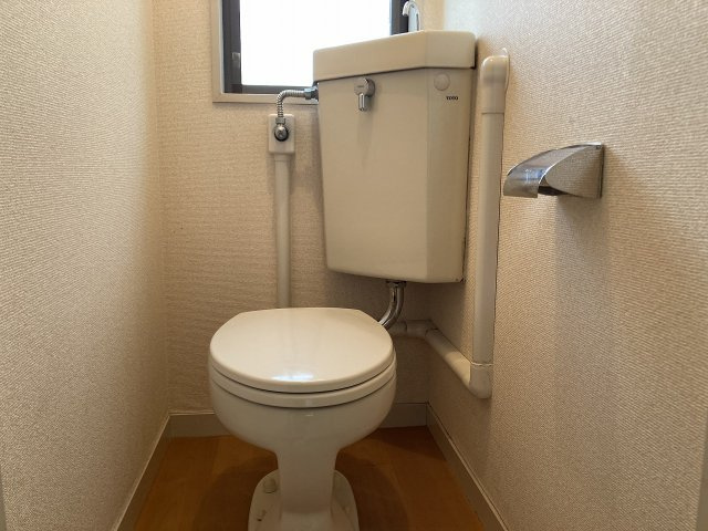 コーポラスシルバーのトイレ