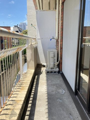 コーポラスシルバーのバルコニー