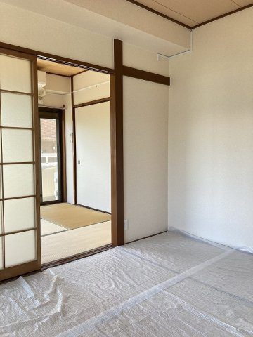 コーポラスシルバーの和室