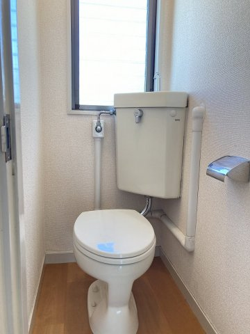 コーポラスシルバーのトイレ