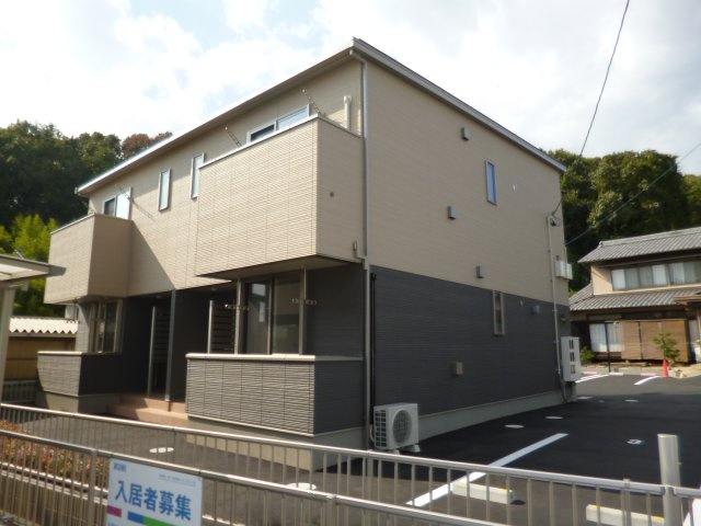都窪郡早島町早島のアパートの外観